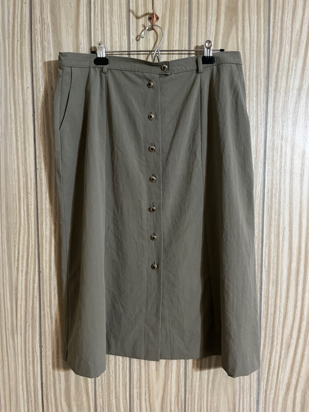 Vintage made in Canada Button-Front Olive Midi Skirt with Pockets size 20